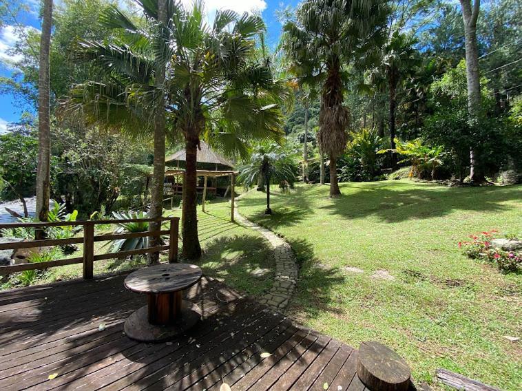 Lumiar Colonial Chalet: Riverside Retreat with Private Deck Exterior photo